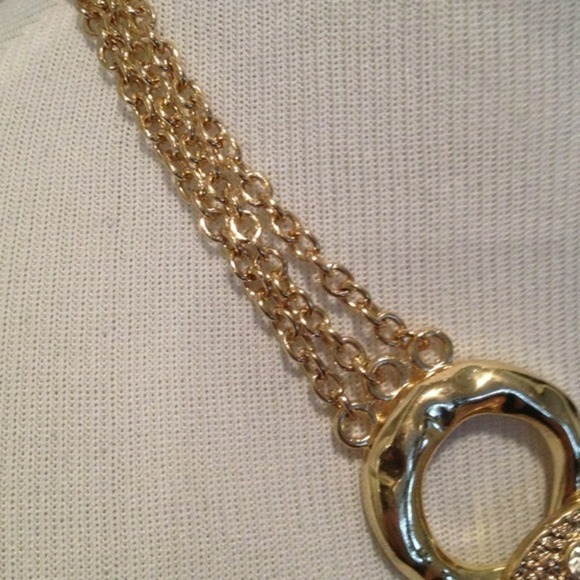 Gold color necklace and earrings set - Picture 4 of 4